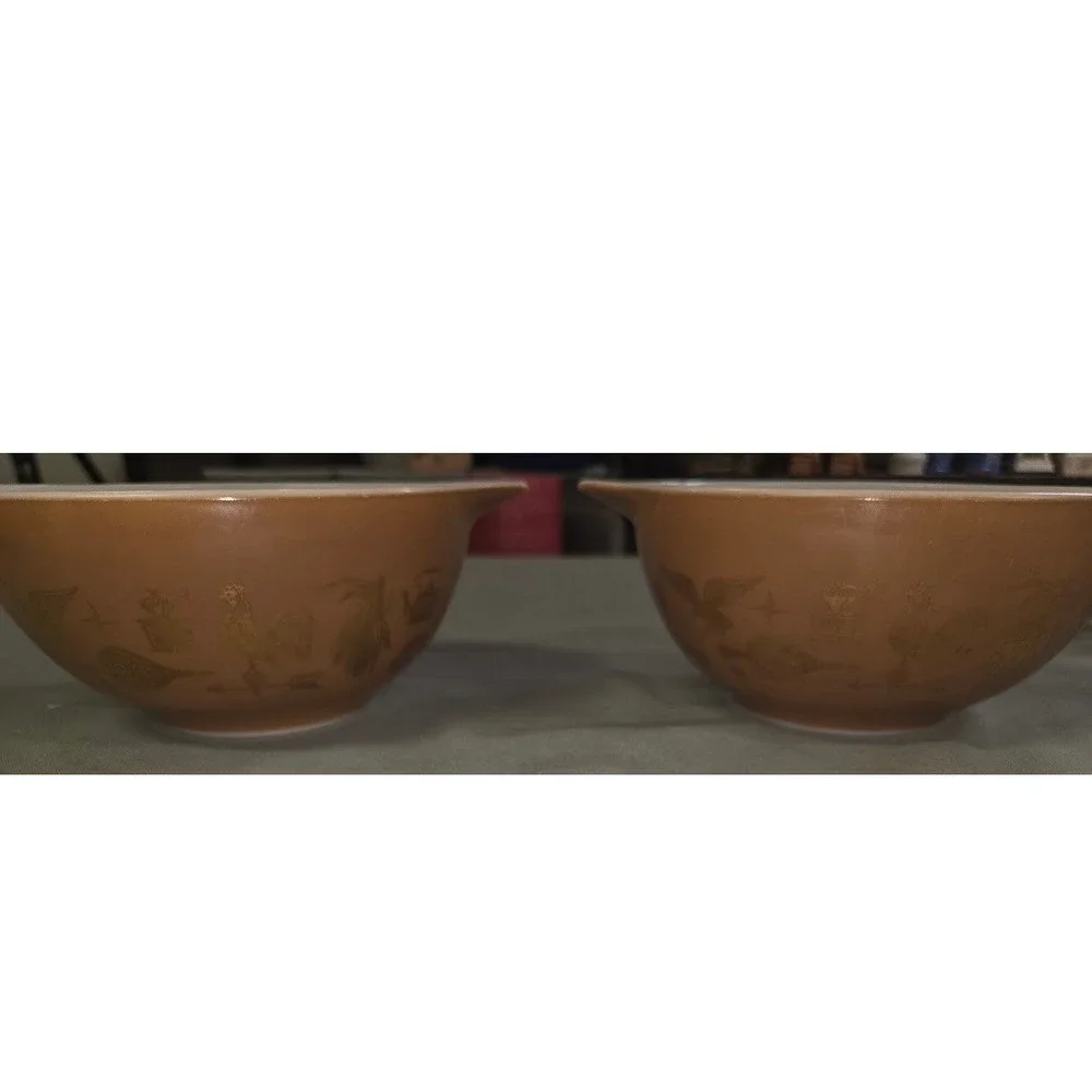 Vintage Pyrex Early American Gold Cinderella Mixing Bowls 441 1.5 Qt Set of 2